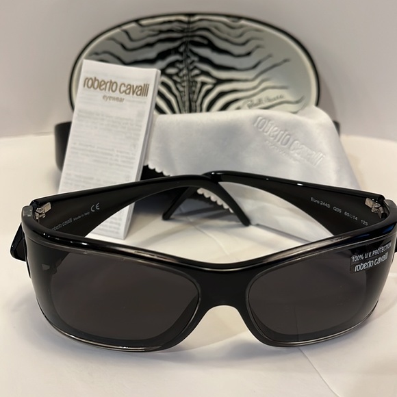 New ROBERTO CAVALLI Sunglasses with original case and RC lens wipe - Picture 7 of 8